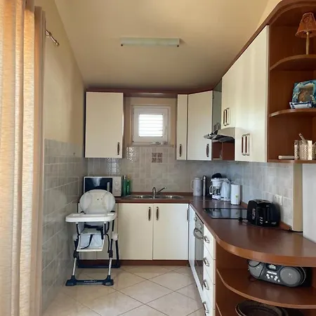 Nikola Apartment *